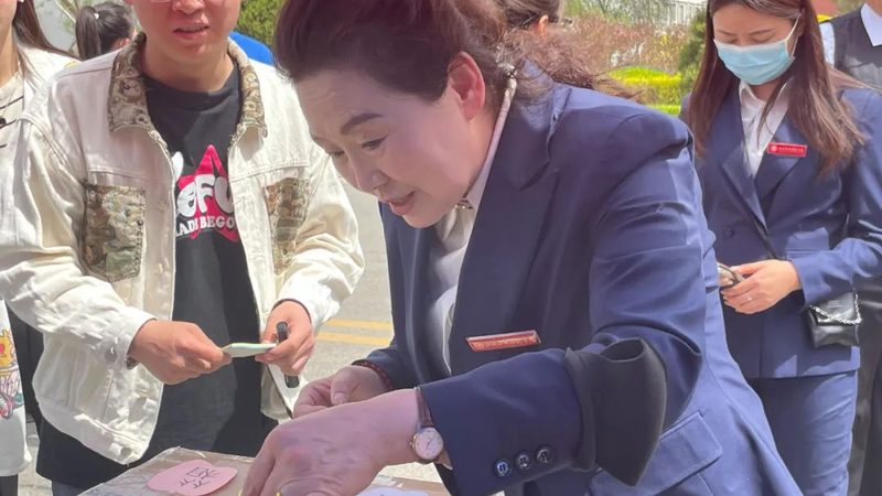 品牌设计定制服务：如何打造独特视觉识别系统